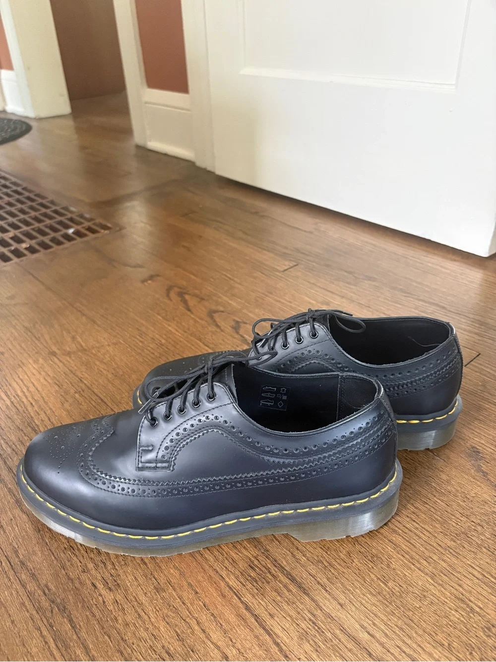 Dr. Martens 3989 Yellow Stitch Smooth Leather Brogue Shoes - black, size 12